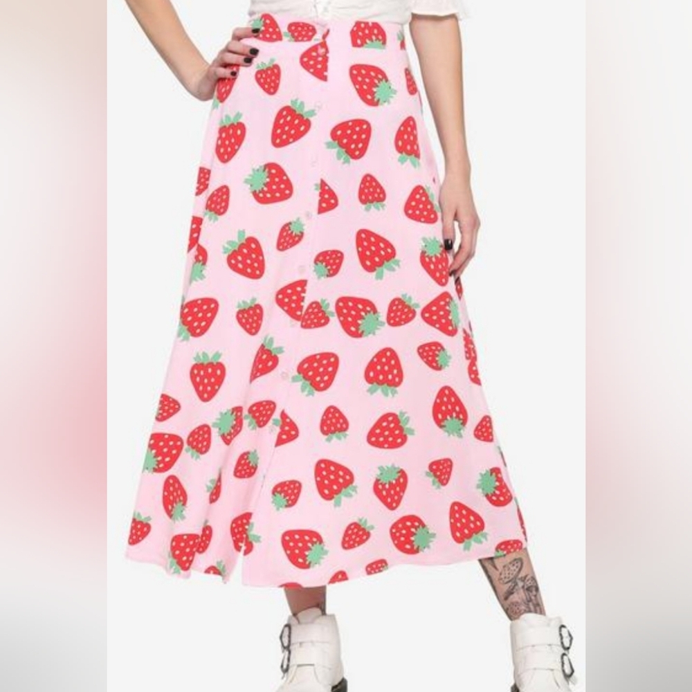 Midnight Hour Boxy Strawberry Maxi Skirt Size 2X NWT